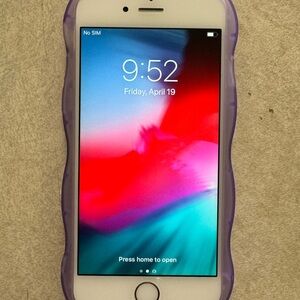 I phone 6 unlocked no scratches or cracks. Works great.